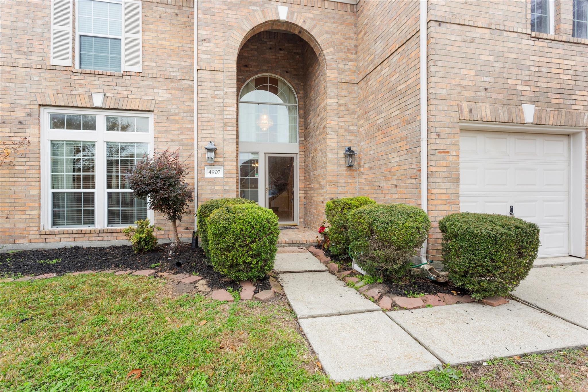 4907 Elmwood Court