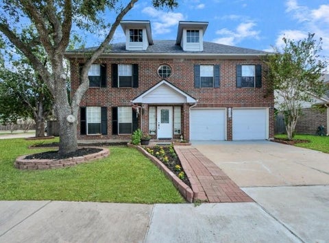 Photo of 16403 Dawncrest Way, Sugar Land, TX 77498 (MLS # 15631523)