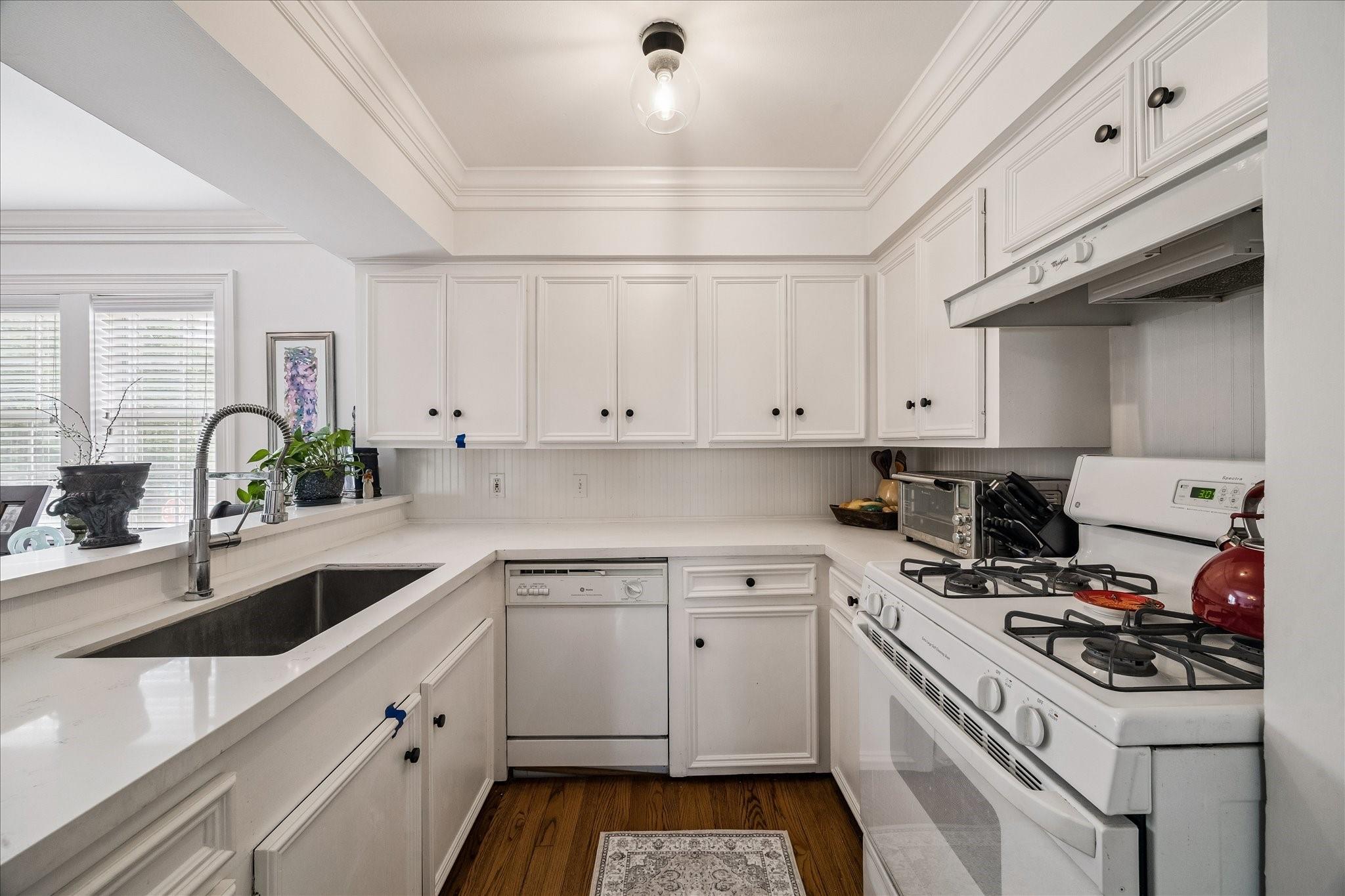 1603 Heights Boulevard 14