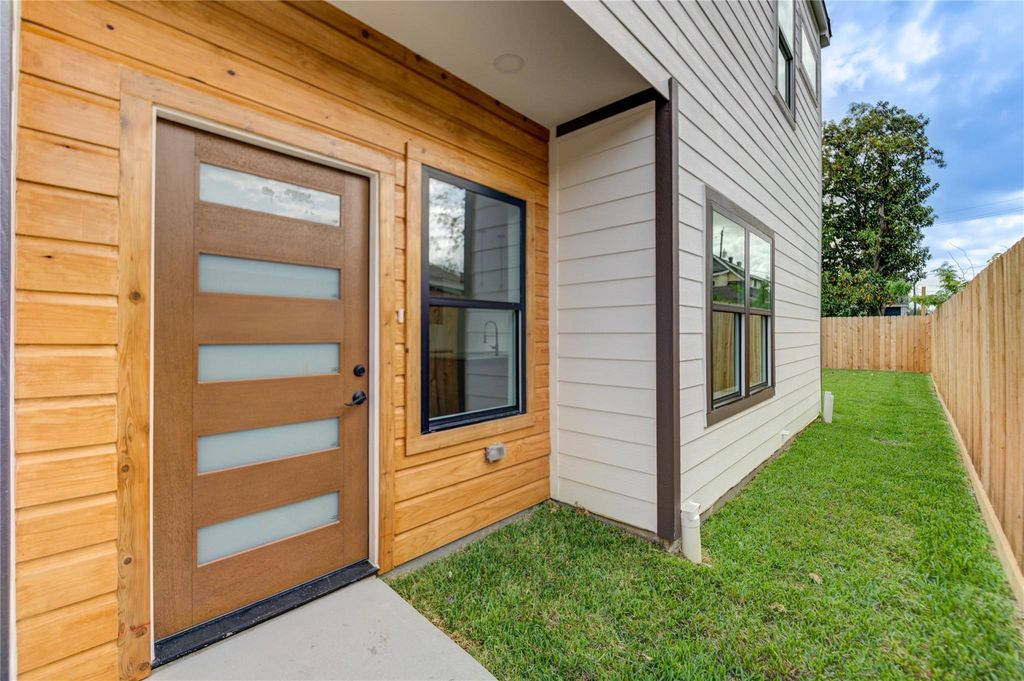Photo of 4554 Newberry Street #B, Houston, TX 77051 (MLS # 25788355)