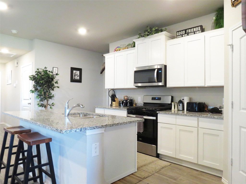 Photo of 2419 Divot Lane Lane, Navasota, TX 77868 (MLS # 42030901)