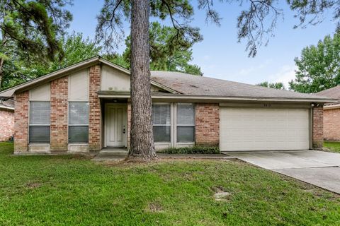 Photo of 9415 Charterlawn Circle, Houston, TX 77070 (MLS # 62432781)