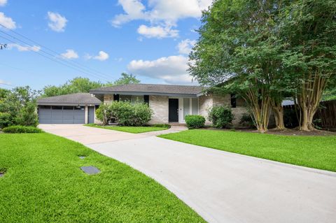 Photo of 3106 Salem Court, Sugar Land, TX 77478 (MLS # 43936826)