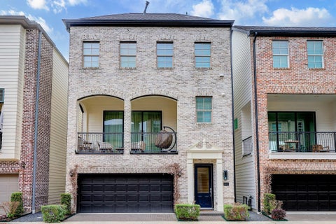 Photo of 10923 Grove Tree Lane, Houston, TX 77043 (MLS # 39998147)