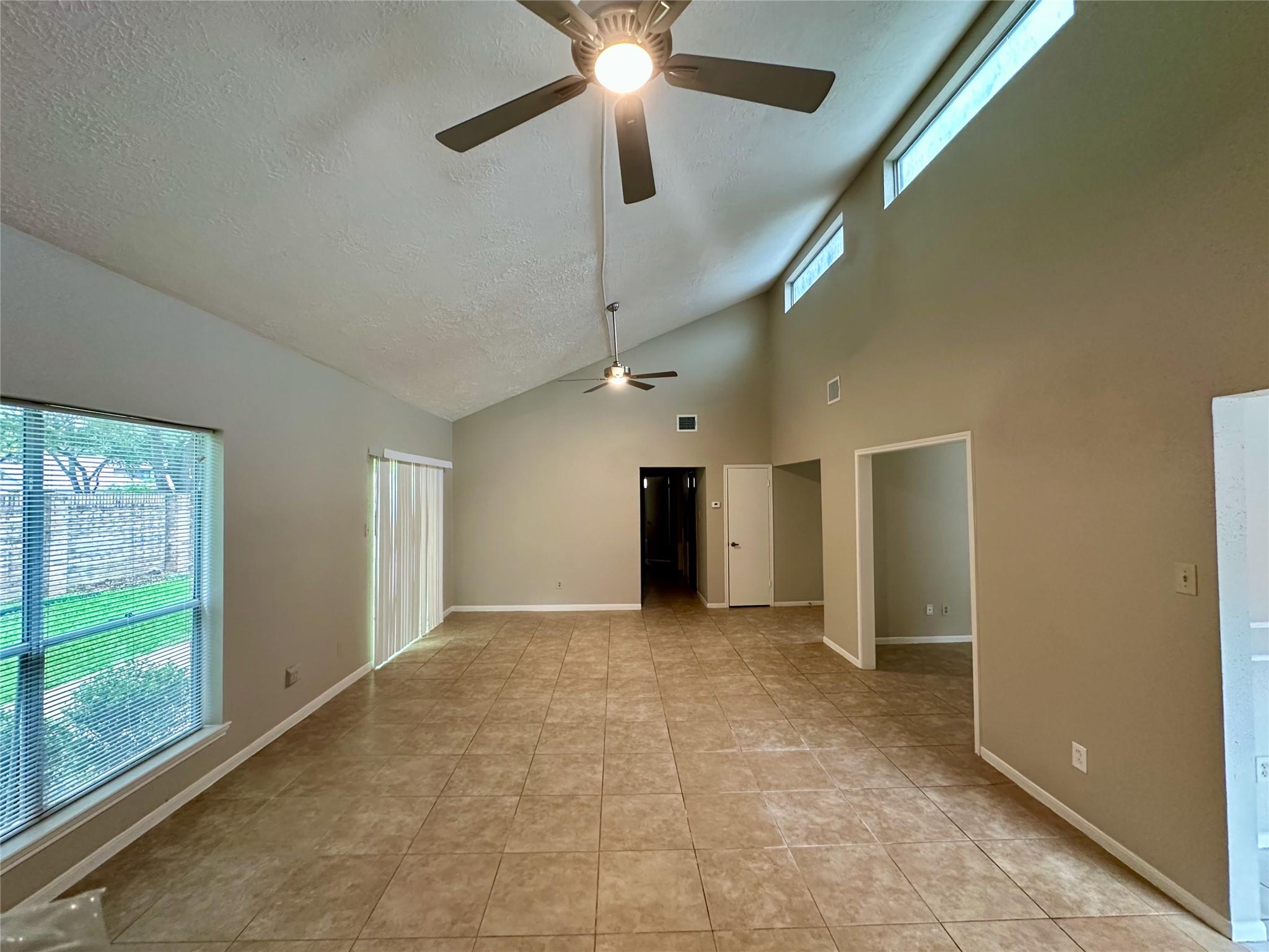 2711 Colony