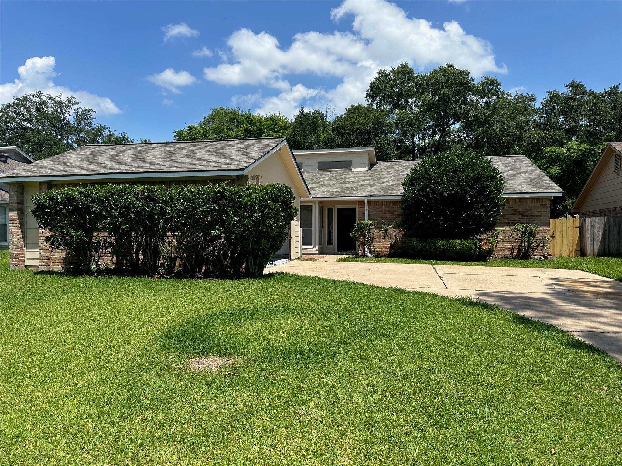 2711 Colony