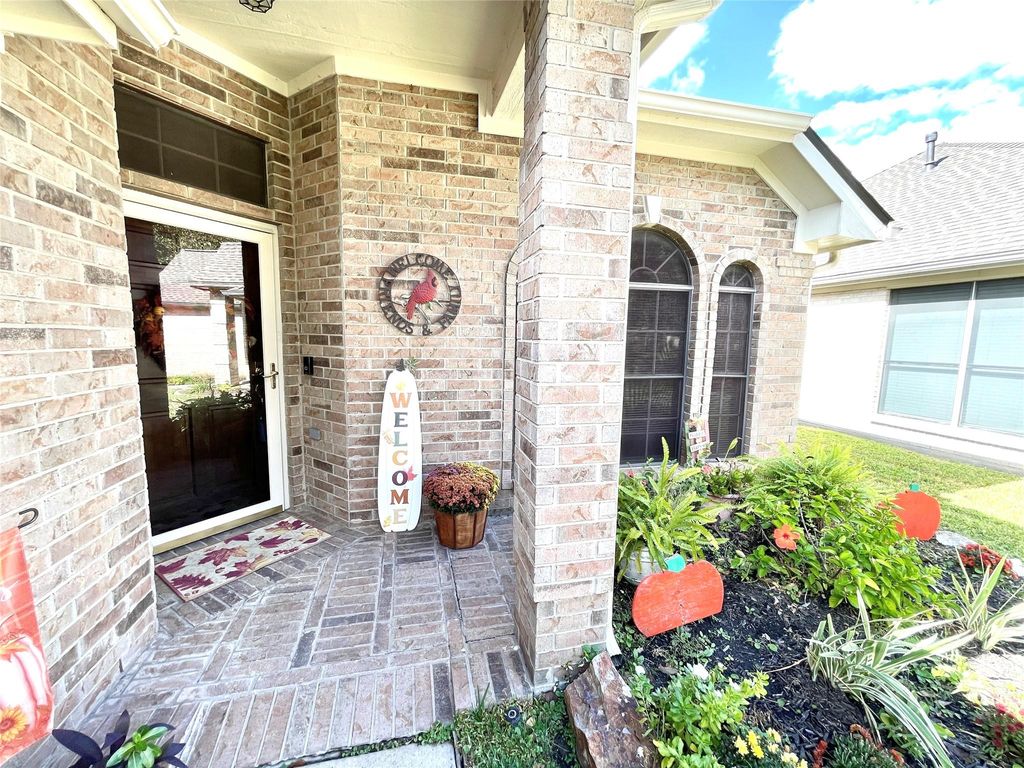 Photo of 918 Peach Blossom Drive, Pearland, TX 77584 (MLS # 25129889)