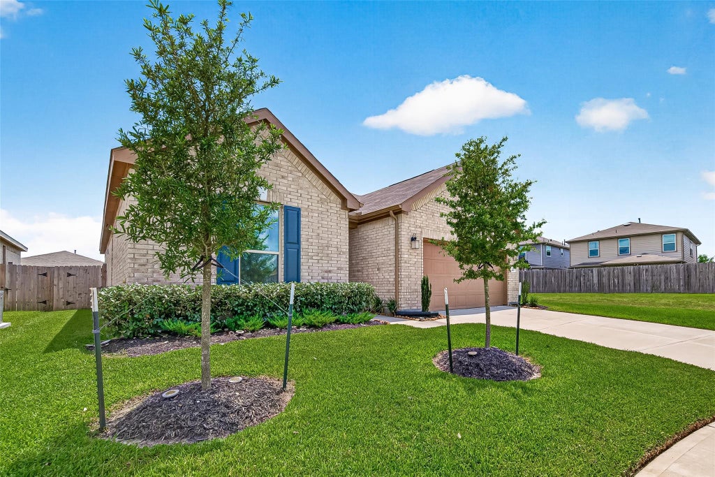 Photo of 12602 Blue Jay Cove Lane, Houston, TX 77044 (MLS # 61083272)