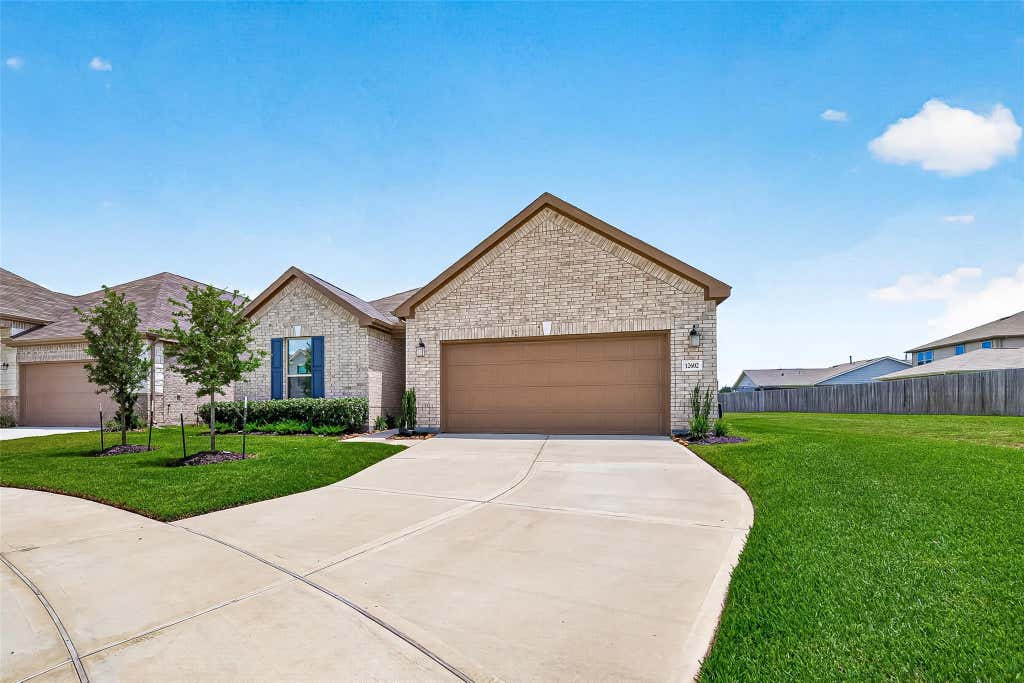 Photo of 12602 Blue Jay Cove Lane, Houston, TX 77044 (MLS # 61083272)