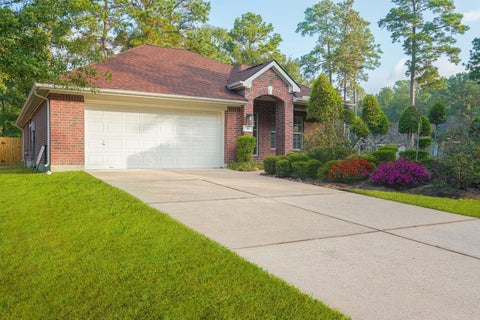 Photo of 46 S Wynnoak Circle, The Woodlands, TX 77382 (MLS # 59154336)