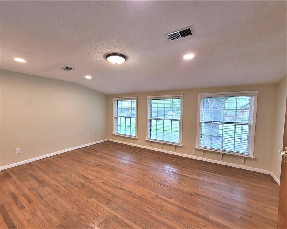 503 Riveredge Drive