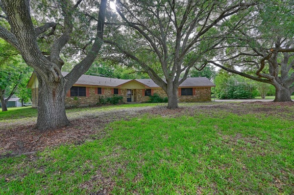 915 FARMERS RD, BRENHAM, TX 77833 - Image 3ef2d8d2e3f4d84622611121dc4e594e/2405819017