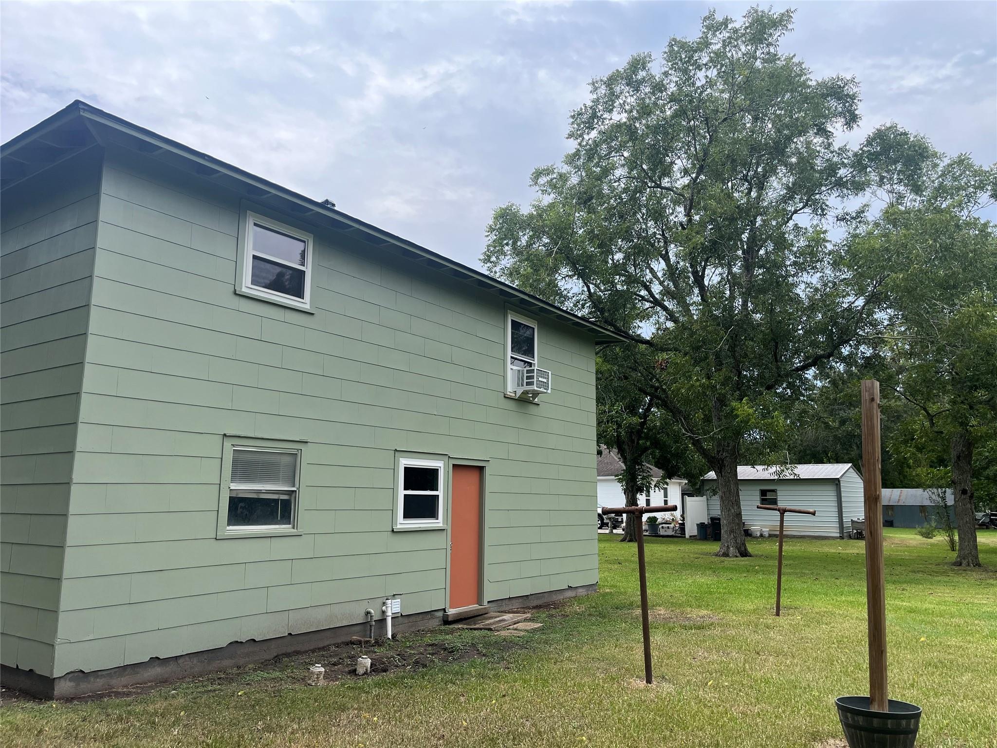 409 Doris Street