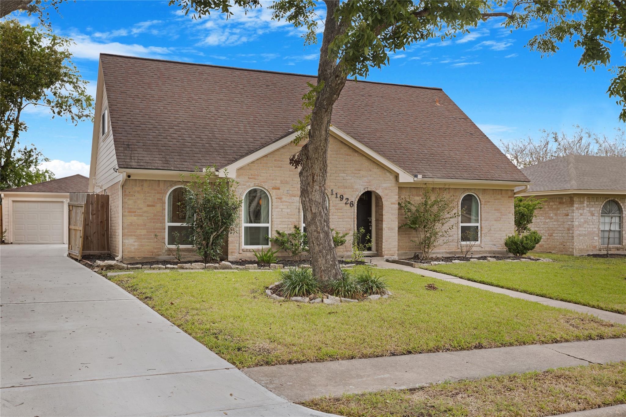 11926 Monticeto Lane