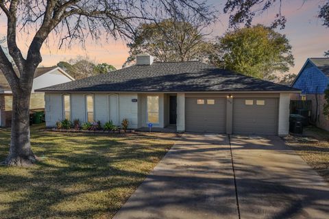 Photo of 950 Buoy Road, Houston, TX 77062 (MLS # 9684130)