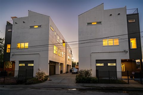 Tiny photo for 913 Thompson Street, Houston, TX 77007 (MLS # 10024284)