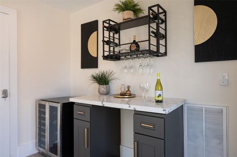 Tiny photo for 913 Thompson Street, Houston, TX 77007 (MLS # 10024284)