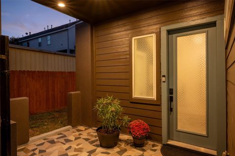 Tiny photo for 913 Thompson Street, Houston, TX 77007 (MLS # 10024284)