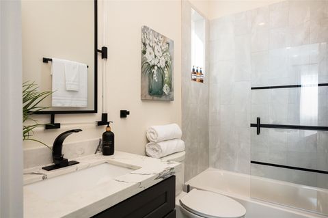 Tiny photo for 913 Thompson Street, Houston, TX 77007 (MLS # 10024284)