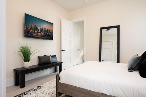 Tiny photo for 913 Thompson Street, Houston, TX 77007 (MLS # 10024284)