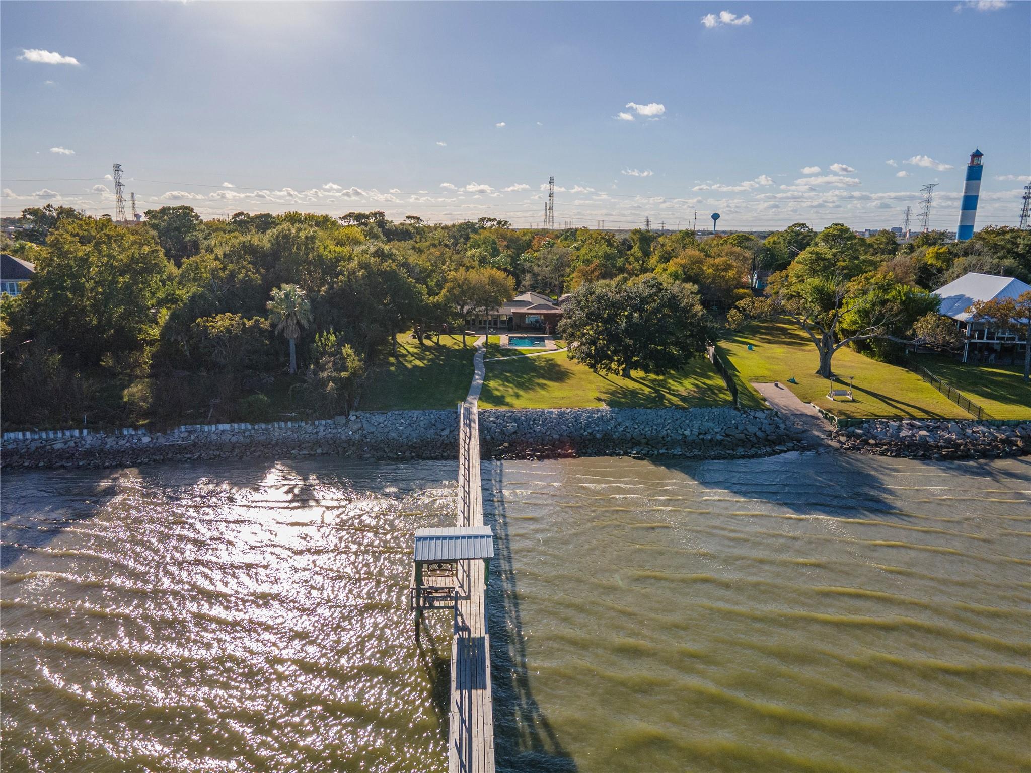 1021&1019 Kipp Avenue