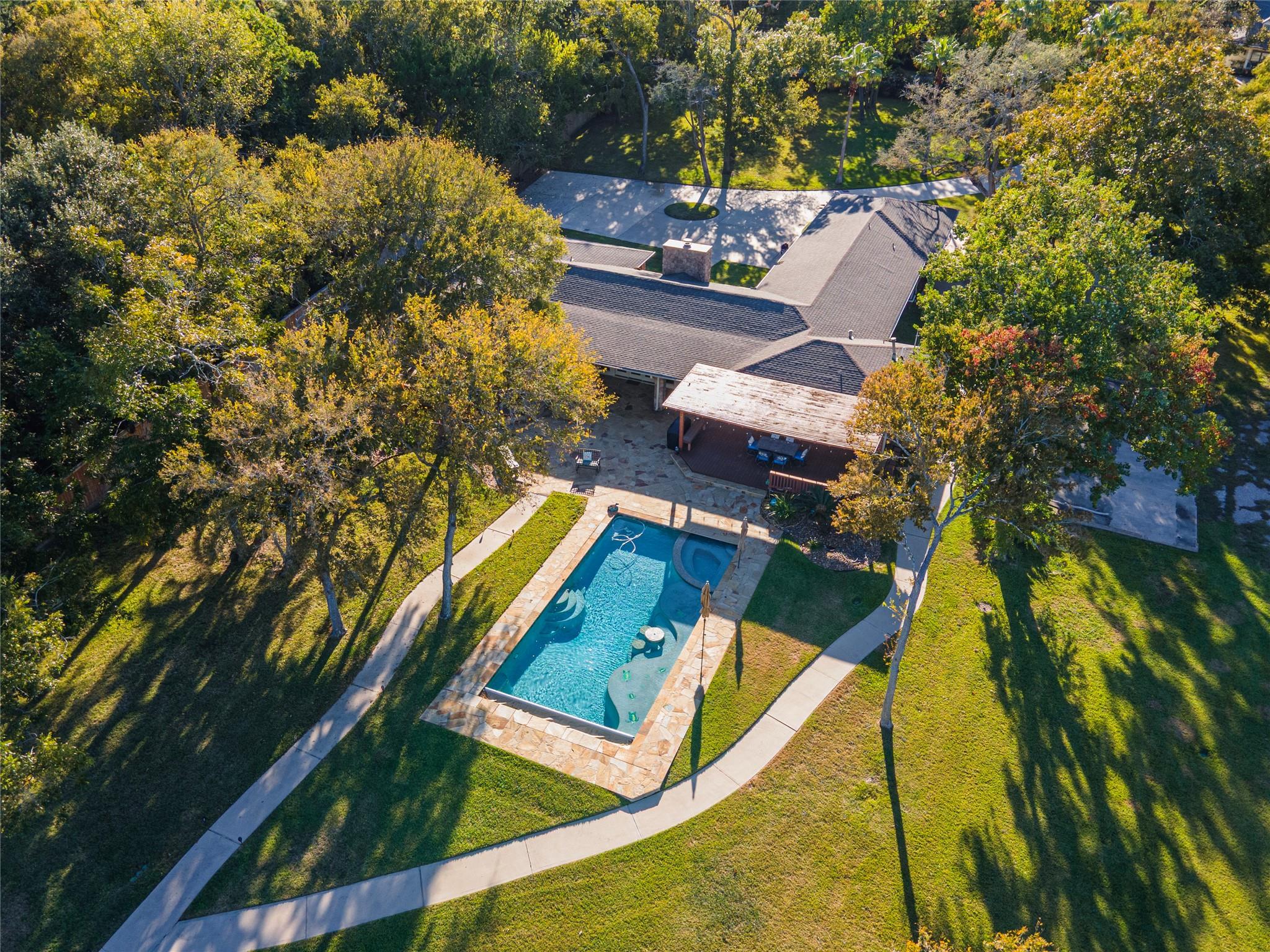 1021&1019 Kipp Avenue