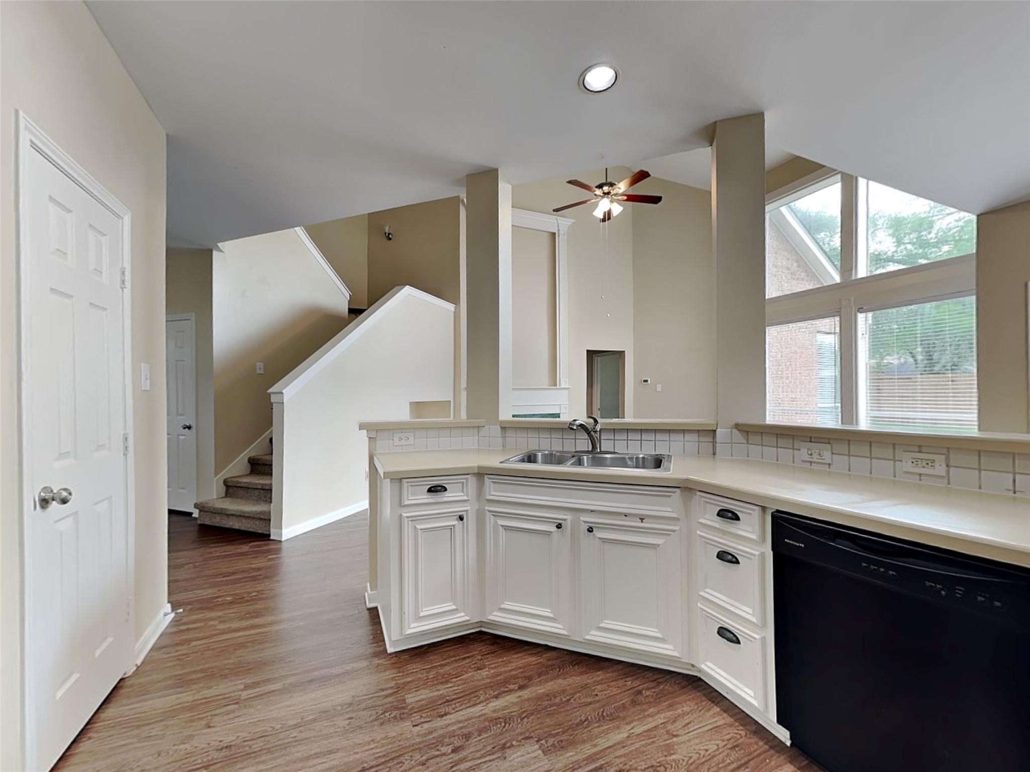 141 S Laguna Pointe Drive