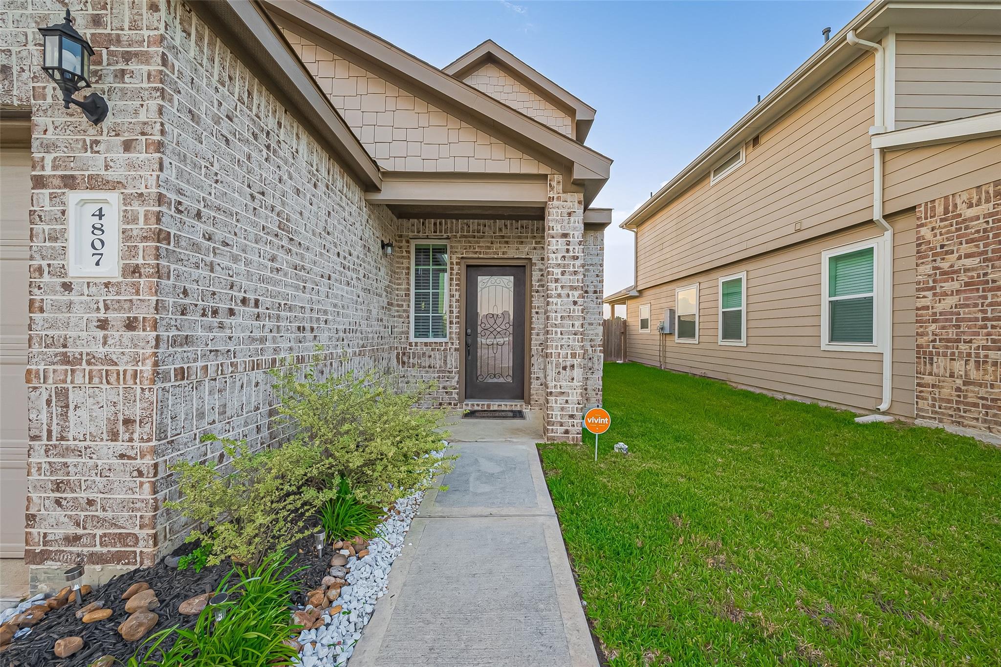 4807 Purple Wisteria Lane