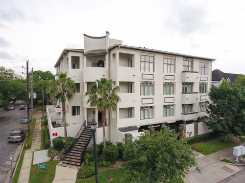 Photo of 2701 Helena Street #401, Houston, TX 77006 (MLS # 62269402)