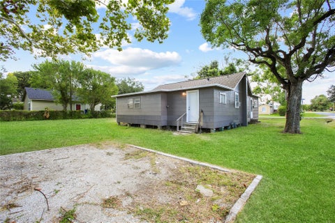 Tiny photo for 102 22nd Street N, Texas City, TX 77590 (MLS # 4270447)