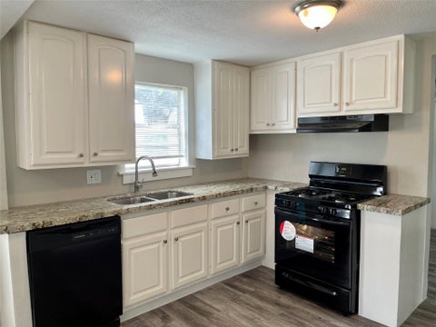 Tiny photo for 102 22nd Street N, Texas City, TX 77590 (MLS # 4270447)