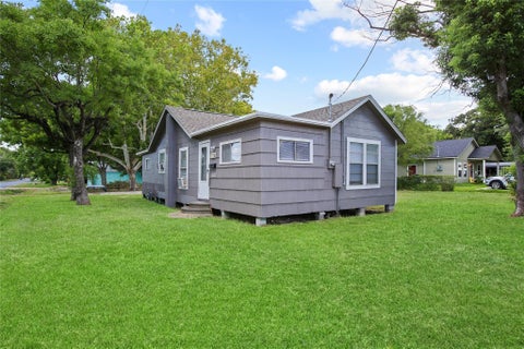 Tiny photo for 102 22nd Street N, Texas City, TX 77590 (MLS # 4270447)
