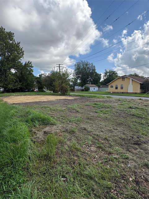 Photo of 1408 Prairie Street, Beaumont, TX 77701 (MLS # 93271985)