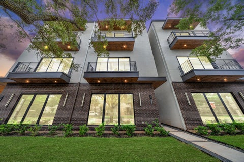 Photo of 1135 Lake Pointe Parkway, Sugar Land, TX 77478 (MLS # 69928380)