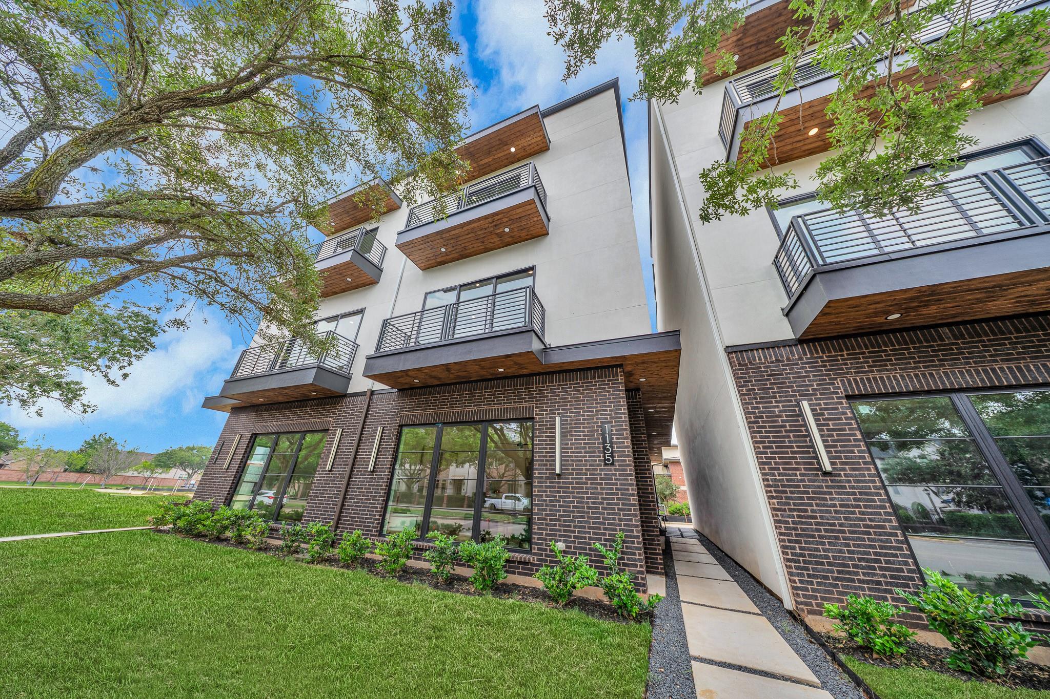 1135 Lake Pointe Parkway