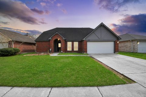 Photo of 4747 Widerop Lane, Friendswood, TX 77546 (MLS # 74609825)