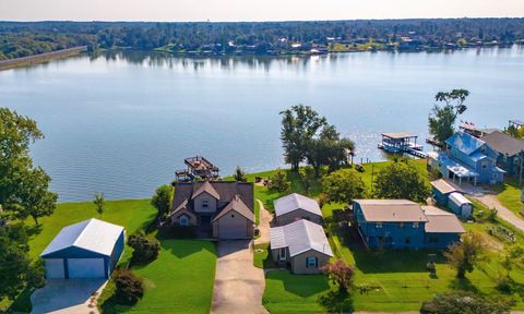 Photo of 111 7th Avenue, Onalaska, TX 77360 (MLS # 20251210)