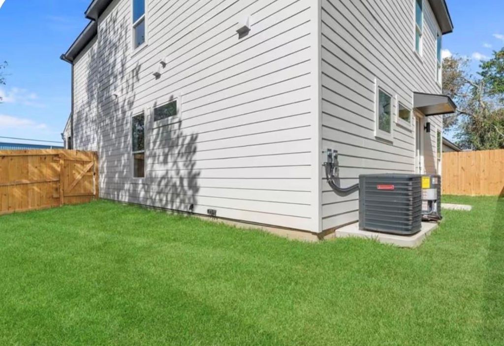 Photo of 6532 Weston Street Street #B, Houston, TX 77021 (MLS # 21657065)