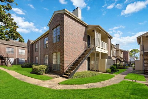 Photo of 8055 Cambridge Street #90, Houston, TX 77054 (MLS # 91792741)