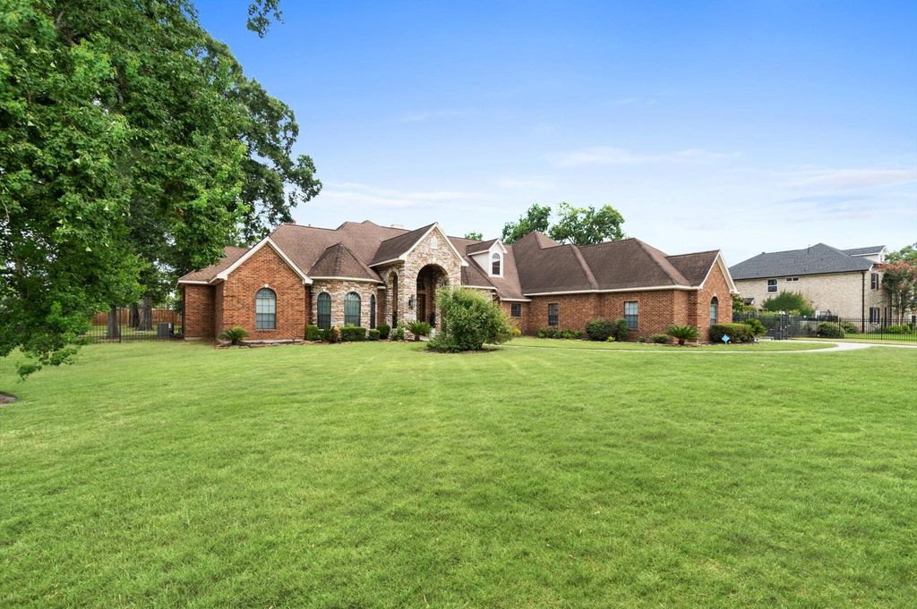 Photo of 14534 Iron Horseshoe Lane, Houston, TX 77044 (MLS # 33524709)