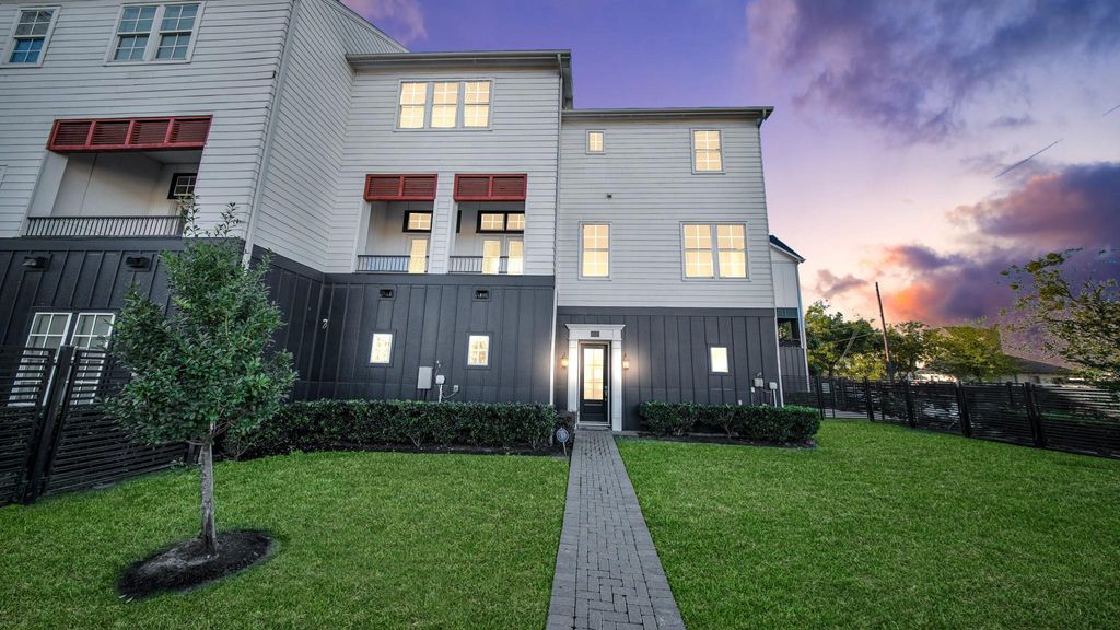 Photo of 826 Cage Street, Houston, TX 77020 (MLS # 10968627)