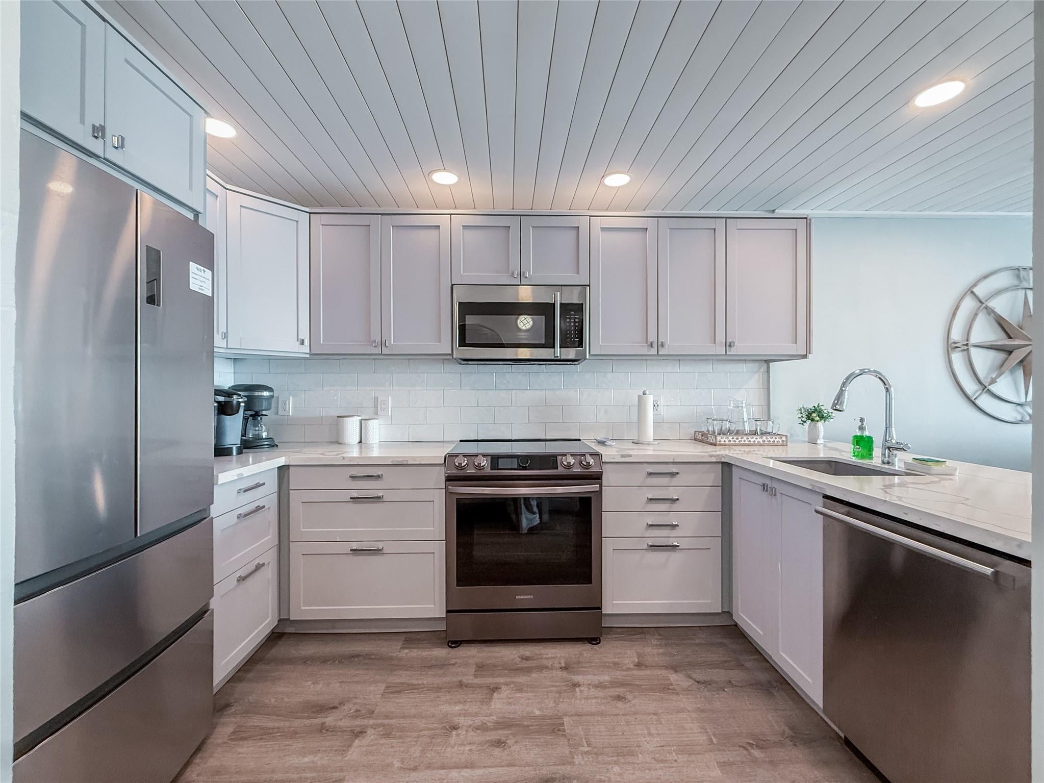 7310 Seawall Boulevard 806