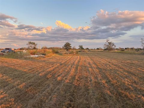 Vacant Land For Sale - 7182 Mieth Rd S<br/> Sealy, TX 77474