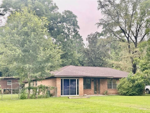 Homes For Sale - 101 Oak Street<br/> Dayton, TX 77535