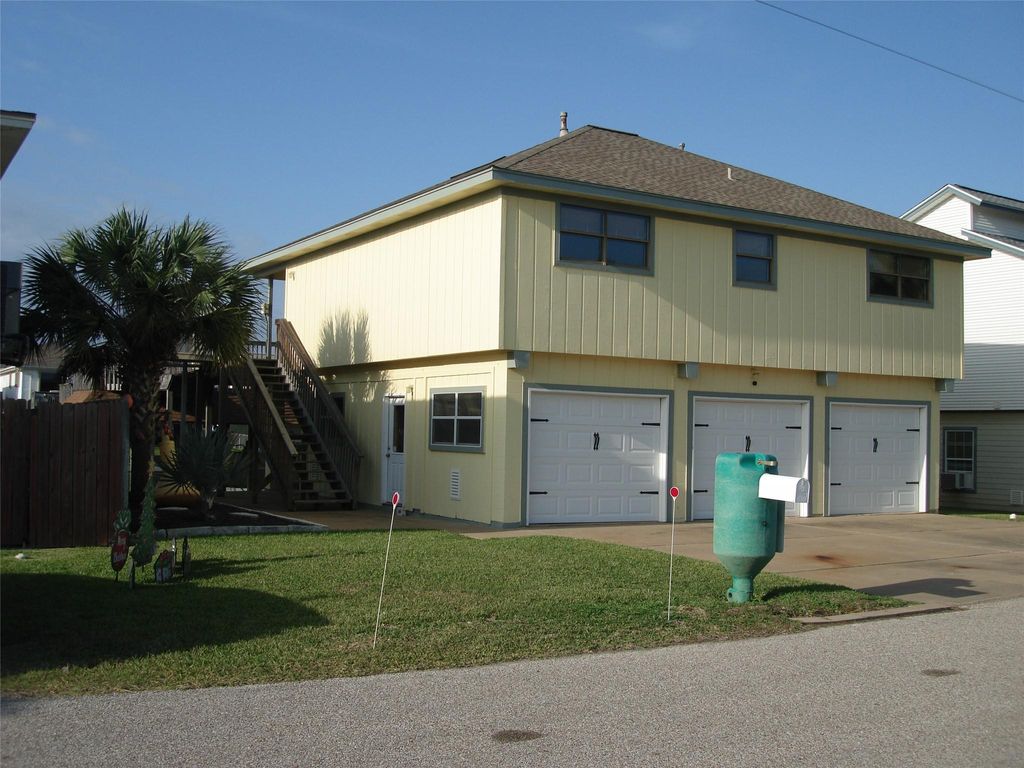 Photo of 1187 Sailfish Street, Bayou Vista, TX 77563 (MLS # 94640691)