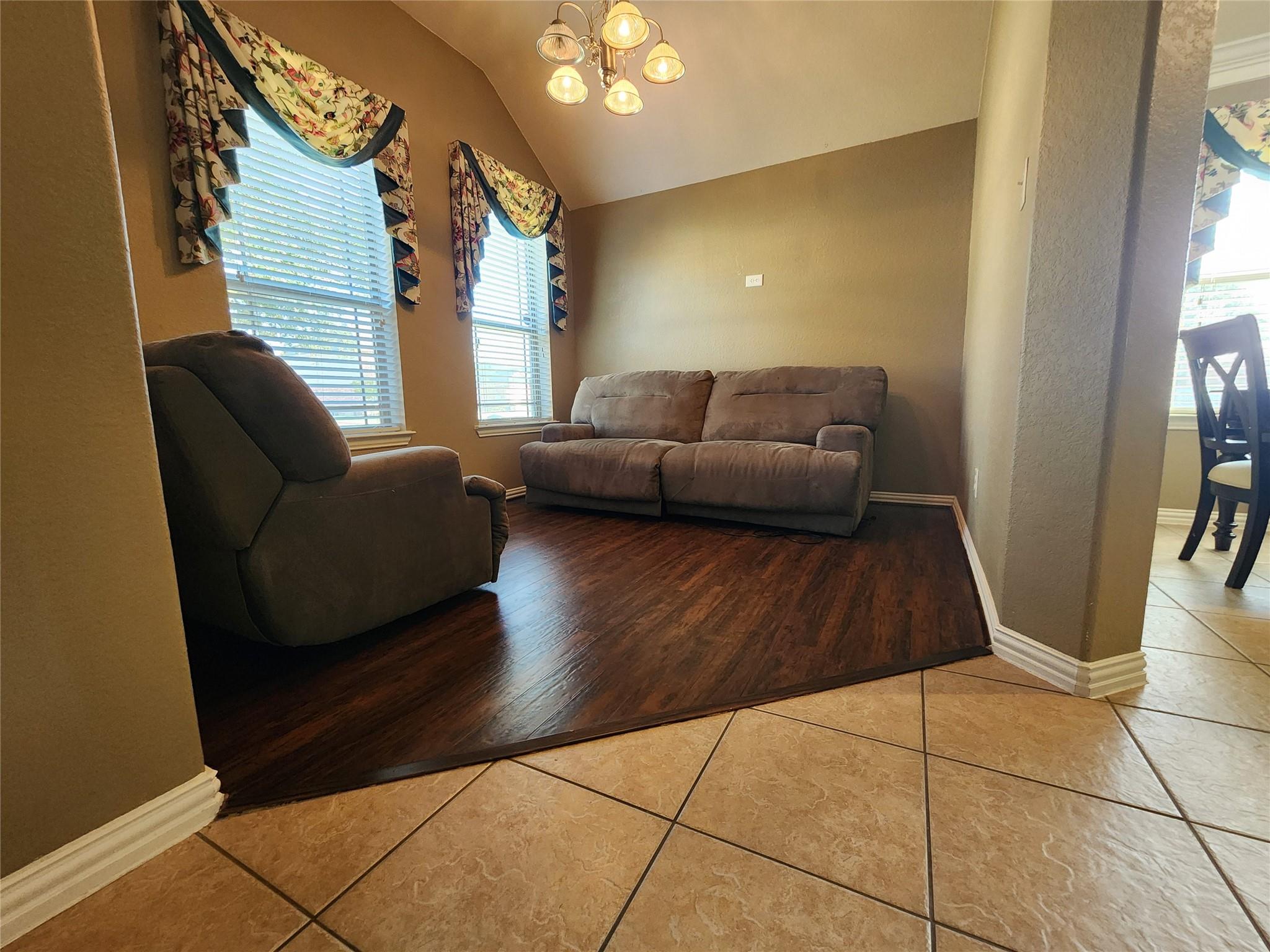 4422 Meadow Way Drive