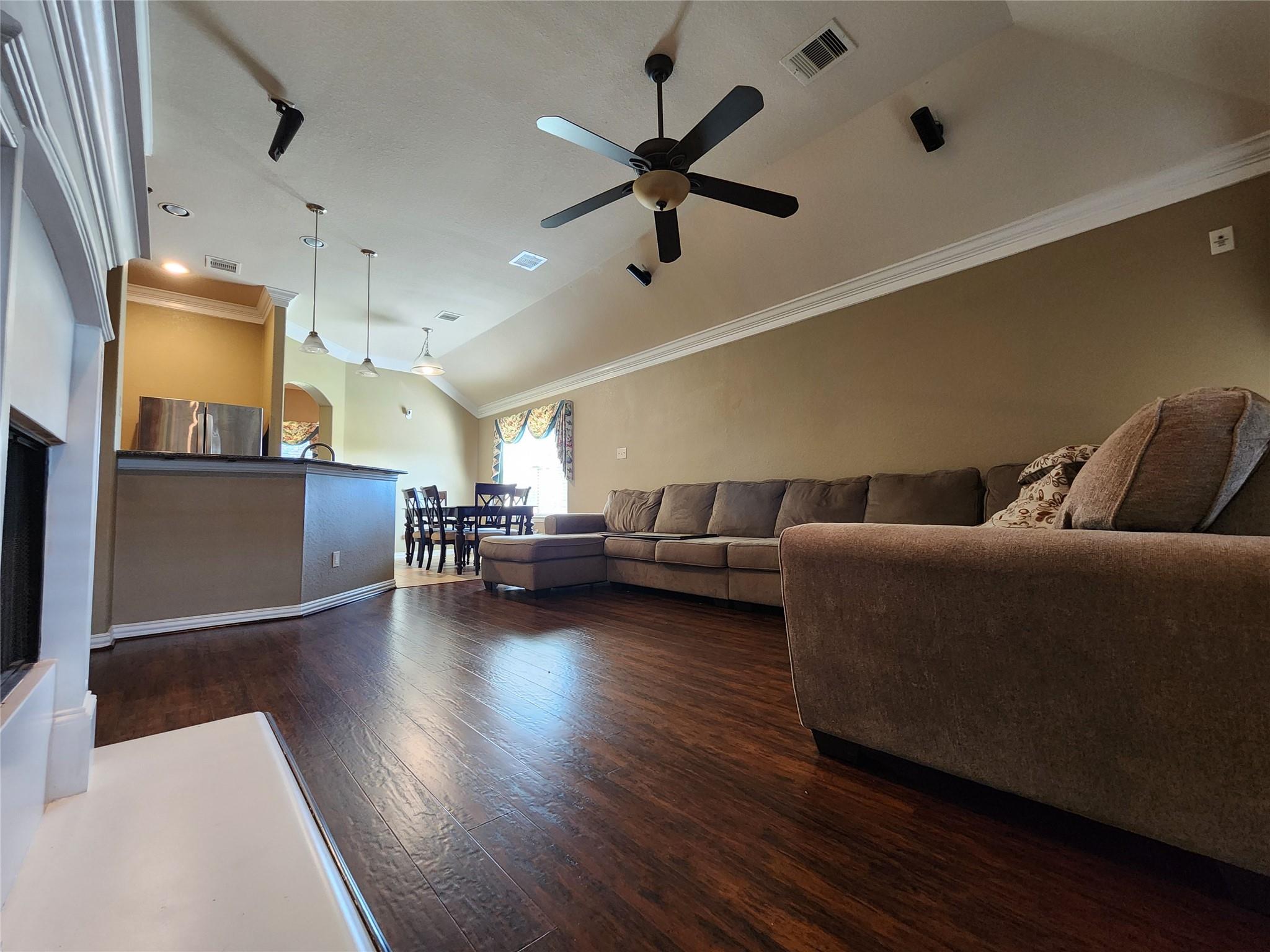 4422 Meadow Way Drive