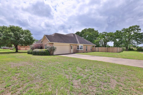 Photo of 105 Lawrence Marshall Dr Dr, Hempstead, TX 77445 (MLS # 19629561)