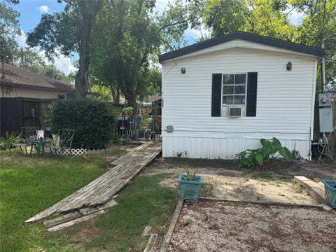 Photo of 4820 12th Street, Bacliff, TX 77518 (MLS # 40692251)
