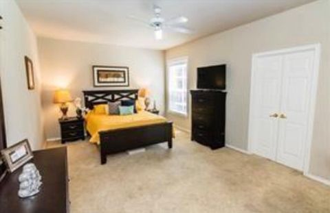 Photo of 2400 Mccue Road #337, Houston, TX 77056 (MLS # 30263014)